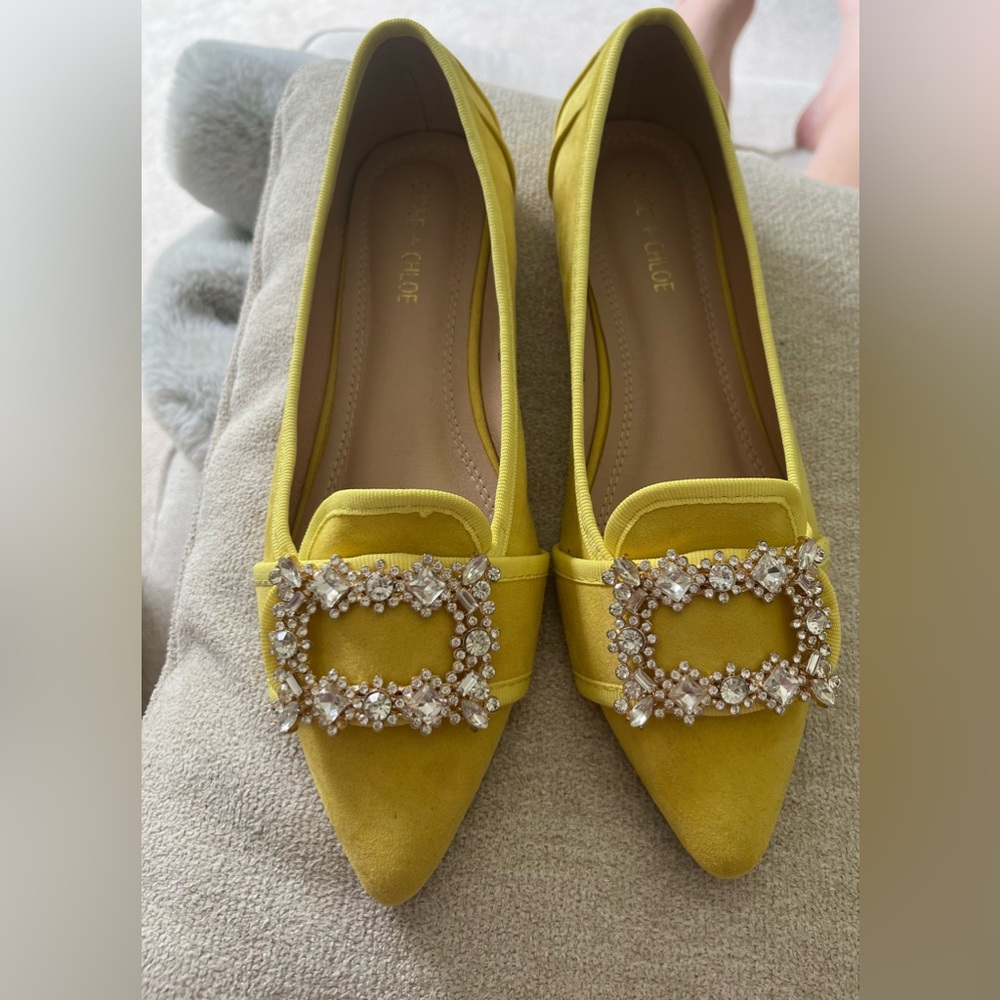 VICI yellow ballet flat